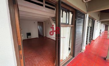 CODIGO 269 - DEPARTAMENTO EN ALQUILER ANUAL - 2 AMBIENTES - COCHERA Y PARRILLA
