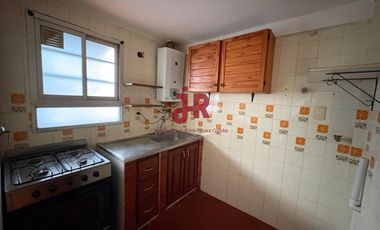 CODIGO 269 - DEPARTAMENTO EN ALQUILER ANUAL - 2 AMBIENTES - COCHERA Y PARRILLA