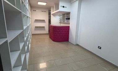Alquiler de local comercial en Av. Boulogne Sur Mer Tapiales