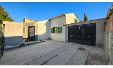 CASA 5 AMBIENTES - GARAGE - PATIO - JOSÉ CONTIN 637 - MADRYN