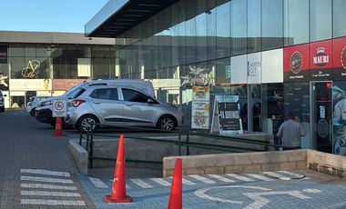 ARRIENDO LOCALES  NUEVOS EN STRIP CENTERS