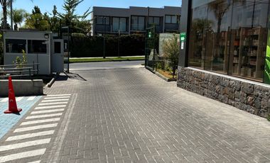 ARRIENDO LOCALES  NUEVOS EN STRIP CENTERS