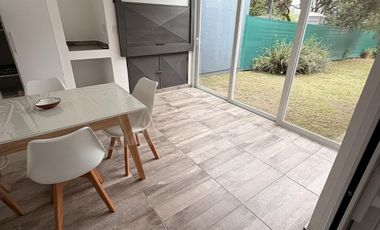 Casa Duplex Amoblada en Alquiler-  La Calandria zona sur
