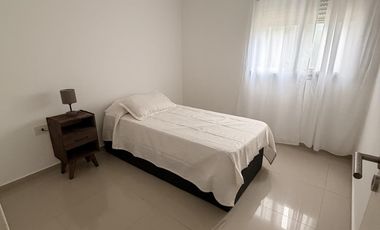 Casa Duplex Amoblada en Alquiler-  La Calandria zona sur