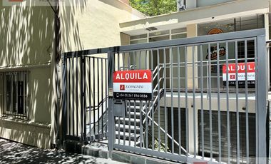 Oficina en Ciudad de Mendoza. Local chico - Oficina con 6 privados.