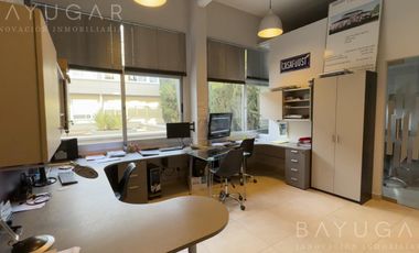 Venta Oficina Comercial PB - Edificio Polo Uno con Cochera / Pilar