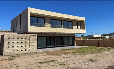 VENTA Casa 3 dormitorios. Almasierra. JK