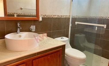 🏢✨ Casa en renta Club de golf la loma con 4 recámaras  ✨