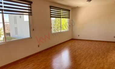 🏢✨ Casa en renta Club de golf la loma con 4 recámaras  ✨