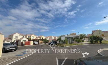 Acogedora casa 4D 3B en  Condominio, Costa Laguna.