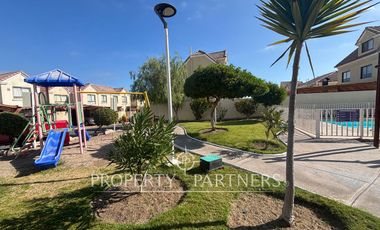 Acogedora casa 4D 3B en  Condominio, Costa Laguna.