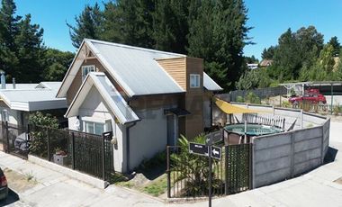 Casa Esquina con Gran Patio en Lomas de Antú