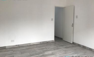 Venta PH en Lanús Este Tipo Casa de 2 y 3 ambientes con Patio Totalmente Reciclados