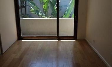 Casa en  Barrio Parque - Moderna y con Pileta