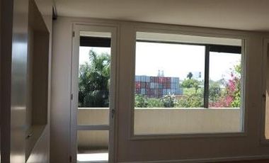 Casa en  Barrio Parque - Moderna y con Pileta