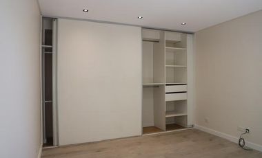 Casa en  Barrio Parque - Moderna y con Pileta