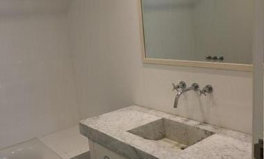 Casa en  Barrio Parque - Moderna y con Pileta