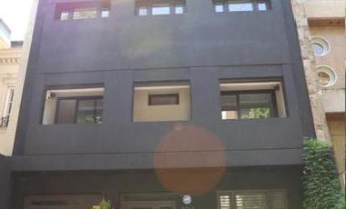 Casa en  Barrio Parque - Moderna y con Pileta
