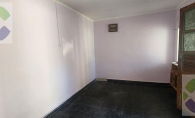 Casa en  Ovidio Lagos a metros de Av. Almafuerte