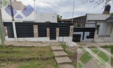 Casa en  Ovidio Lagos a metros de Av. Almafuerte