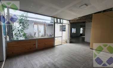 Casa en  Ovidio Lagos a metros de Av. Almafuerte