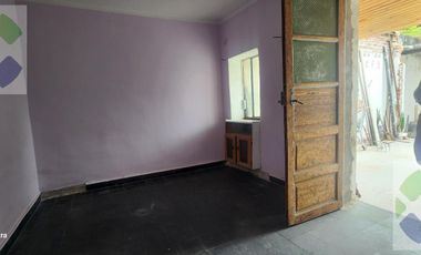 Casa en  Ovidio Lagos a metros de Av. Almafuerte