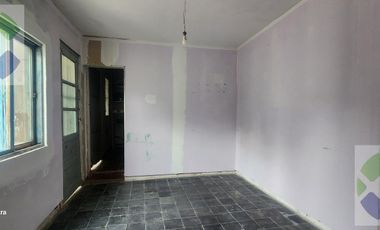 Casa en  Ovidio Lagos a metros de Av. Almafuerte