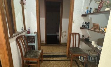 Casa en 2 Ptas de 4 dorm, garage, terraza y patio.- Banfield Oeste