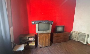 Casa en 2 Ptas de 4 dorm, garage, terraza y patio.- Banfield Oeste