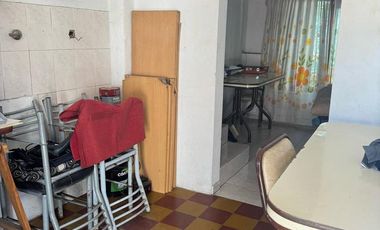 Casa en 2 Ptas de 4 dorm, garage, terraza y patio.- Banfield Oeste