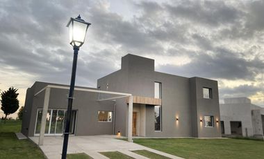 Casa en Urbanización Trisquelia