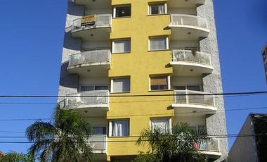SANTILLI - Leandro N. Alem 160 9° B con cochera