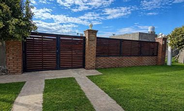 QUINCHO C/PILETA EN ALVEAR -TRONCALES DEL SUR