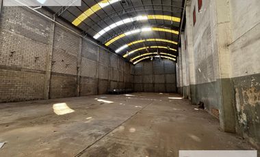 Galpón - Depósito de 744 m2  en  Lanús Oeste - VENTA - ALQUILER