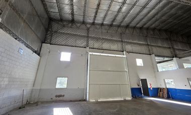 Depósito de 2.200 m2 sup. cubierta en Alquiler en Parque Industrial Campana