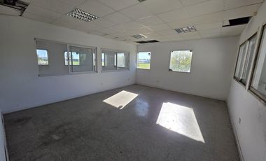 Depósito de 2.200 m2 sup. cubierta en Alquiler en Parque Industrial Campana