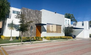 SE VENDE CASA EN RIBERAS DEL CAMPESTRE CELAYA