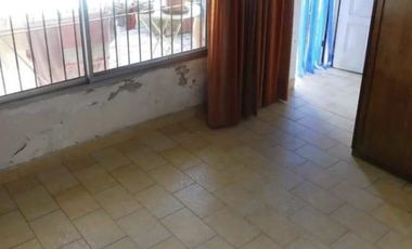 Chalet cuatro ambientes - Morón