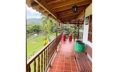 FINCA EN VENTA EN EL CASTILLO SANTA ELENA EL CERRITO