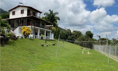FINCA EN VENTA EN EL CASTILLO SANTA ELENA EL CERRITO