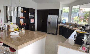 CASA CAMPESTRE EN VENTA SANTA ELENA VIA EL CASTILLO CONJUNTO