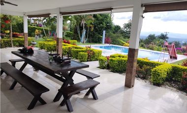 CASA CAMPESTRE EN VENTA SANTA ELENA VIA EL CASTILLO CONJUNTO