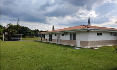 CASA CAMPESTRE EN VENTA SANTA ELENA VIA EL CASTILLO CONJUNTO