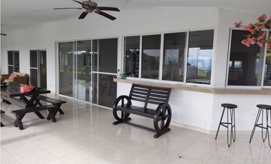 CASA CAMPESTRE EN VENTA SANTA ELENA VIA EL CASTILLO CONJUNTO