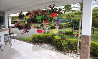 CASA CAMPESTRE EN VENTA SANTA ELENA VIA EL CASTILLO CONJUNTO