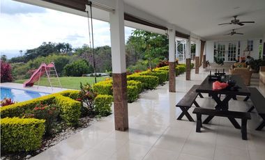 CASA CAMPESTRE EN VENTA SANTA ELENA VIA EL CASTILLO CONJUNTO