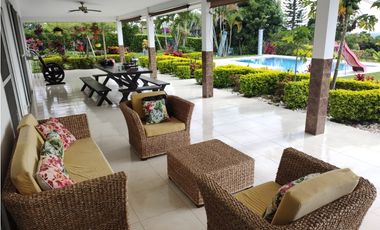 CASA CAMPESTRE EN VENTA SANTA ELENA VIA EL CASTILLO CONJUNTO