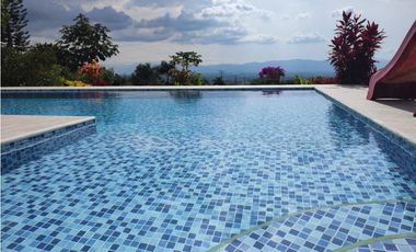 CASA CAMPESTRE EN VENTA SANTA ELENA VIA EL CASTILLO CONJUNTO