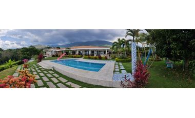 CASA CAMPESTRE EN VENTA SANTA ELENA VIA EL CASTILLO CONJUNTO