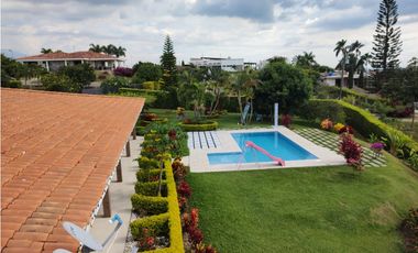 CASA CAMPESTRE EN VENTA SANTA ELENA VIA EL CASTILLO CONJUNTO